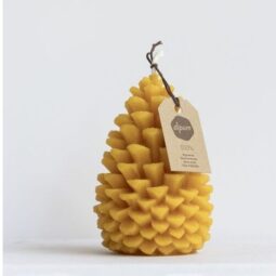 bijenwaskaars in de vorm van een kegel 1 kaars (kopie)