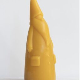 bijenwaskaars in de vorm van een kersthuis 1 kaars (kopie)